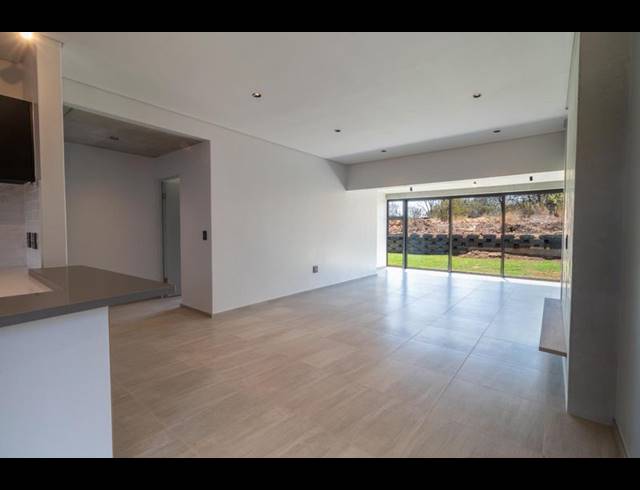 2 BEDROOM TOWNHOUSE FOR SALE IN SABLE HILLS